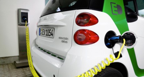 Almanya, elektrikli otomobil kullanımını teşvik edecek